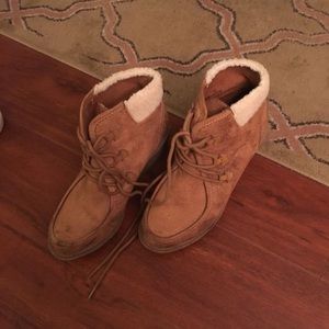 Women's size 7 ankle boot wedge